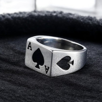 Adjustable card ring -poker-ring-ace-signet